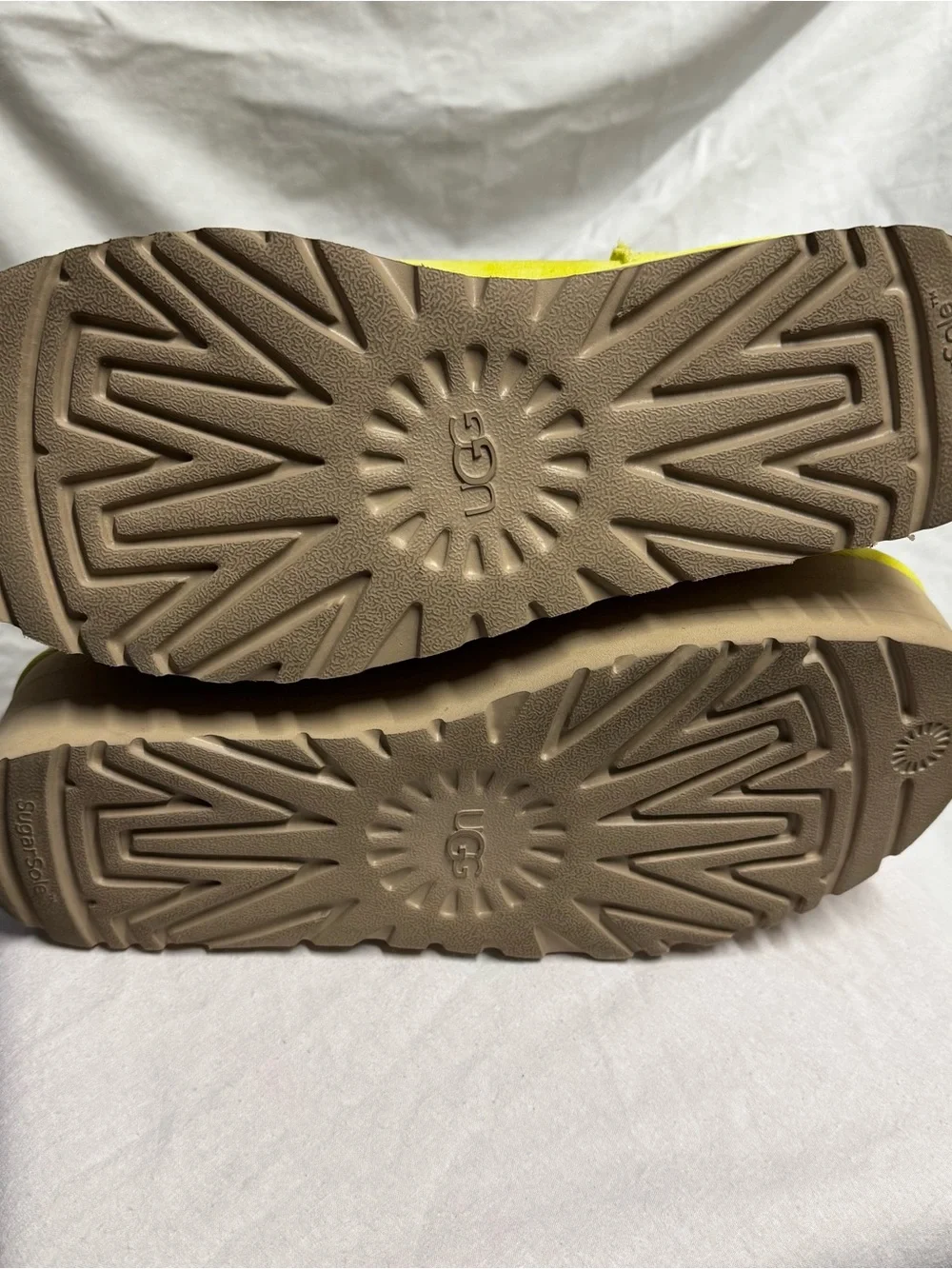 UGG Women’s Classic Ultra Mini Platform - sz 10